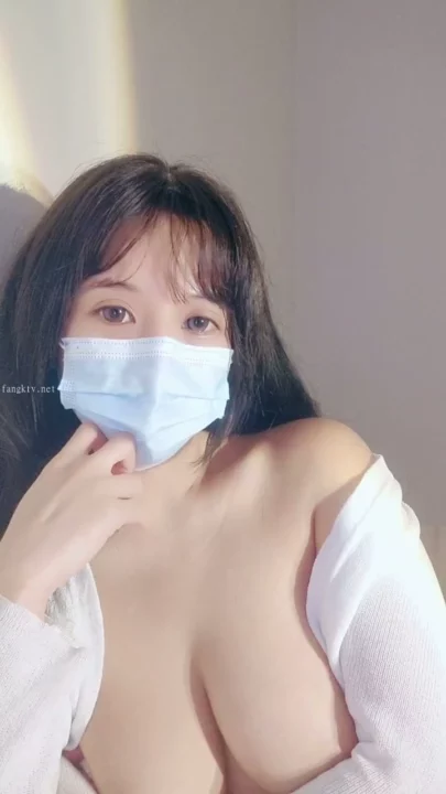 Screenshot 17 from Japanese Solo Masturbation — Petite Face-Shown Amateur with Surgical Mask