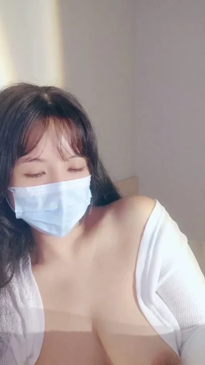 Screenshot 18 from Japanese Solo Masturbation — Petite Face-Shown Amateur with Surgical Mask