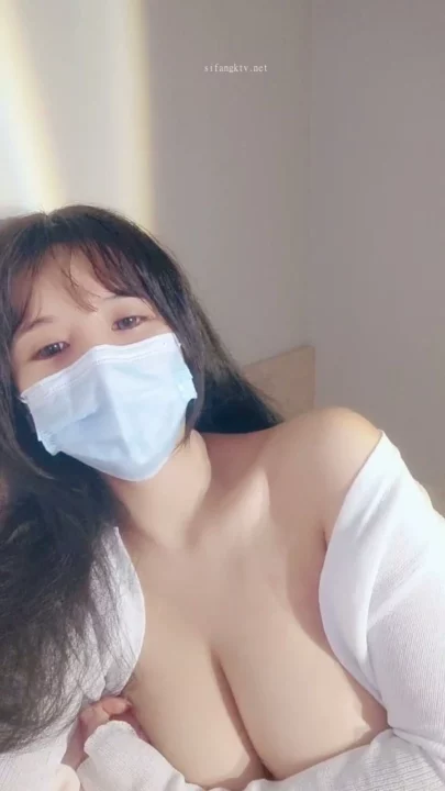 Screenshot 19 from Japanese Solo Masturbation — Petite Face-Shown Amateur with Surgical Mask