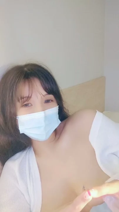 Screenshot 25 from Japanese Solo Masturbation — Petite Face-Shown Amateur with Surgical Mask