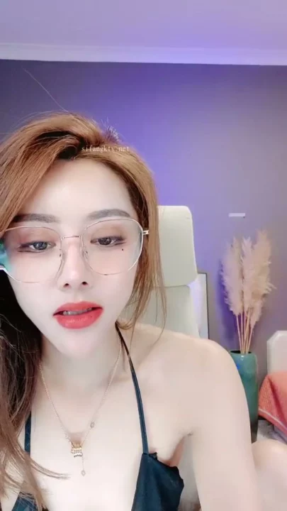Screenshot 4 from Japanese Solo Masturbation — Sasa in Lingerie with Glasses and Face Shown