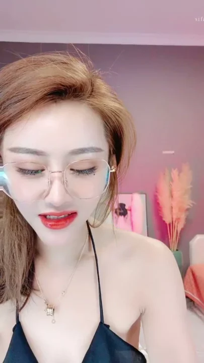 Screenshot 8 from Japanese Solo Masturbation — Sasa in Lingerie with Glasses and Face Shown