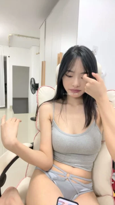 Screenshot 25 from Japanese Solo Masturbation — Yumeng Teases with Vibrator in Lingerie