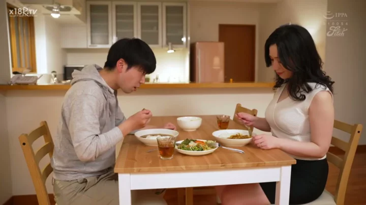 Screenshot 5 from Esposa Japonesa Recebe Gozo em POV — Gata Madura e Sarada Fode com Força no Banheiro e no Quarto