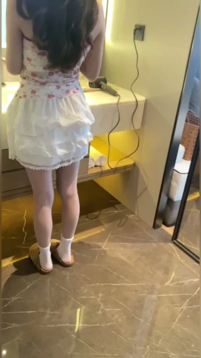 Screenshot 3 from Jiajia Japanese POV Creampie — Petite Beauty in White Lingerie and Stockings