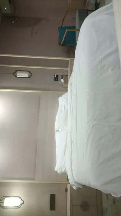 Screenshot 3 from Lili’s POV Toy Play — Slim Asian Beauty Moans in Hotel