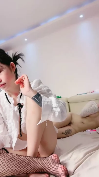 Screenshot 7 from Mingming Chinese POV Uncensored — Face-Shown Amateur with Stockings and Lace