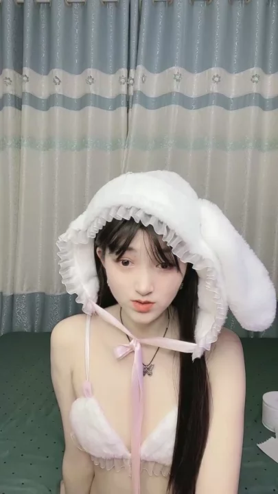 Screenshot 3 from Niuniu Japanese POV — Petite Beauty in Lingerie and Black Stockings