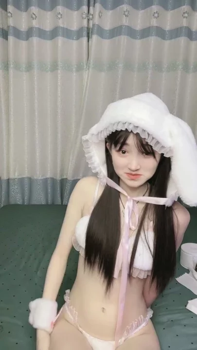 Screenshot 5 from Niuniu Japanese POV — Petite Beauty in Lingerie and Black Stockings