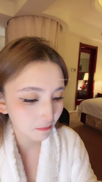 Screenshot 15 from Niuniu Tự Sướng POV Quyến Rũ — Em Á Châu Nhỏ Nhắn Khoe Hàng Trong Áo Choàng Mềm Mại