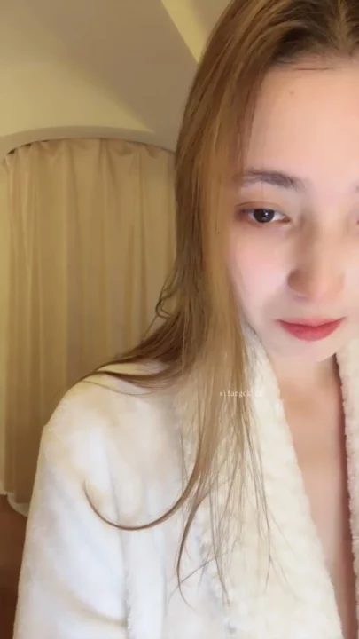 Screenshot 28 from Niuniu Tự Sướng POV Quyến Rũ — Em Á Châu Nhỏ Nhắn Khoe Hàng Trong Áo Choàng Mềm Mại