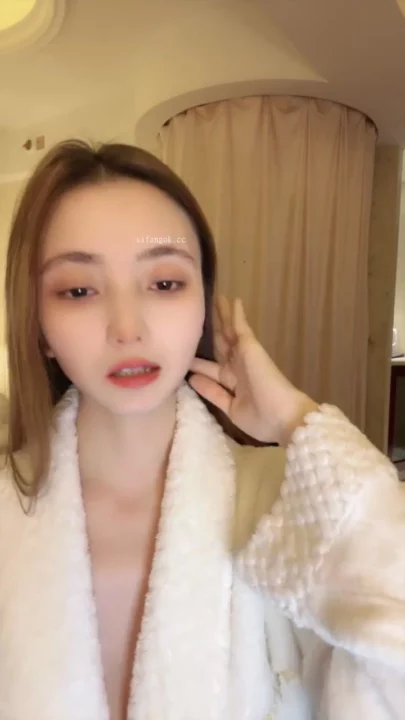 Screenshot 8 from Niuniu Tự Sướng POV Quyến Rũ — Em Á Châu Nhỏ Nhắn Khoe Hàng Trong Áo Choàng Mềm Mại