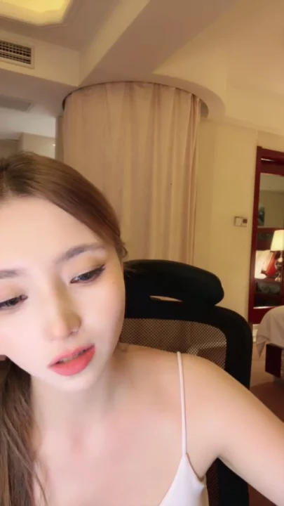 Screenshot 9 from Niuniu Tự Sướng POV Quyến Rũ — Em Á Châu Nhỏ Nhắn Khoe Hàng Trong Áo Choàng Mềm Mại