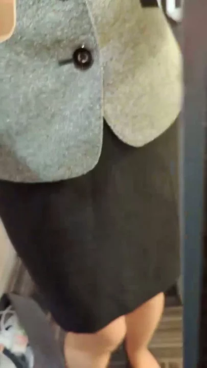 Screenshot 2 from 很可爱的酒店客房实习服务生御园，制服OL肉丝，偷拍裙底 强奸轮奸，喊破喉咙也没人来救你的