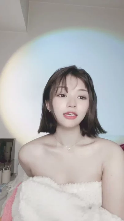 Screenshot 3 from Petite Asian Solo Tease — Softcore Lingerie Posing in JAV Style