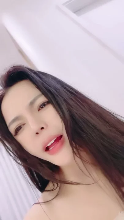 Screenshot 7 from Quan Cảnh Tự Sướng với Đồ Chơi — Em Á Châu Nhỏ Nhắn Lồn Trọc Lóc