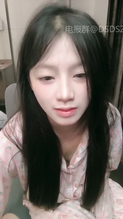 Screenshot 18 from Cám Dỗ Thuần Khiết Solo — Nàng Đông Á Quyến Rũ Mặc Đồ Ngủ Nhâm Nhi Nước Ép