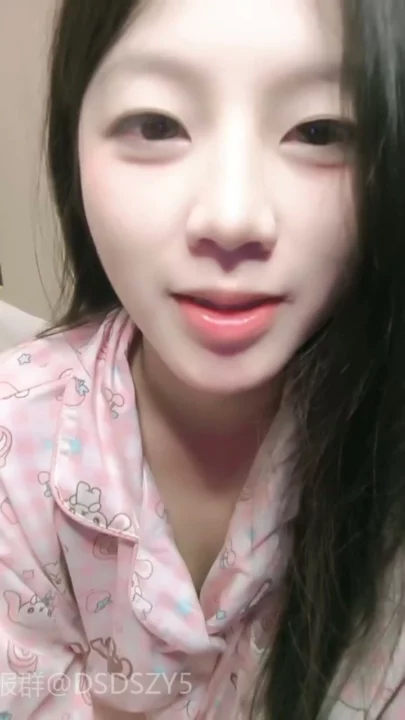 Screenshot 26 from Cám Dỗ Thuần Khiết Solo — Nàng Đông Á Quyến Rũ Mặc Đồ Ngủ Nhâm Nhi Nước Ép