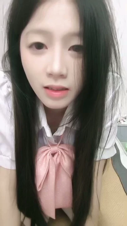 Screenshot 9 from Cám Dỗ Thuần Khiết Solo — Nàng Đông Á Quyến Rũ Mặc Đồ Ngủ Nhâm Nhi Nước Ép