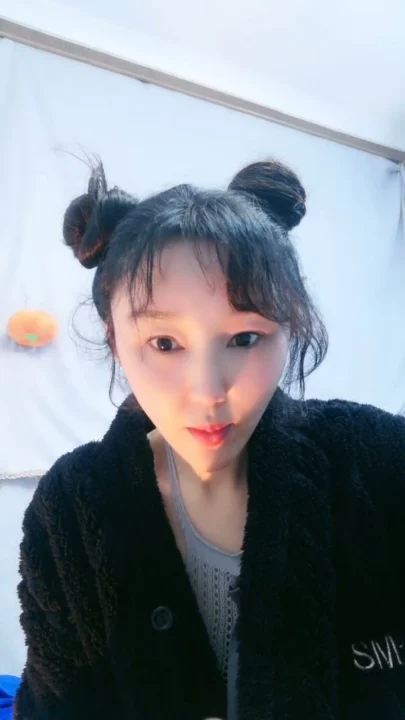 Screenshot 3 from Ranxi Chinese Livestream Solo — Twin Buns Lingerie Masturbation Scene