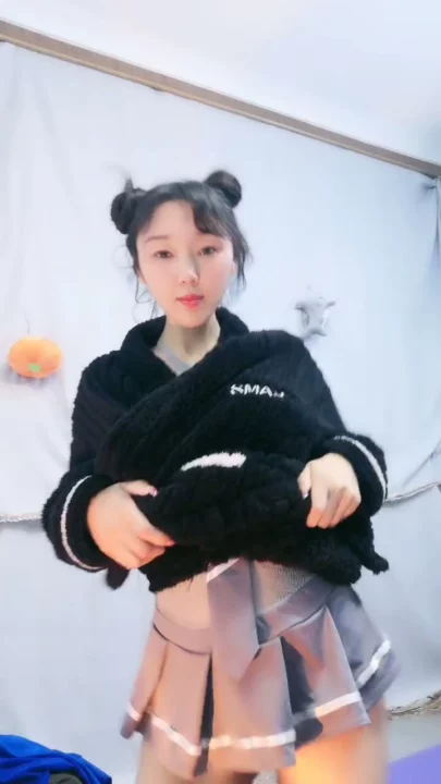 Screenshot 4 from Ranxi Chinese Livestream Solo — Twin Buns Lingerie Masturbation Scene