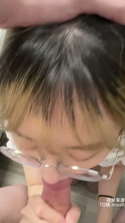 Screenshot 8 from Shanshan Japanese POV Blowjob — Glasses Girl Leaked Anal Scene [FC2-PPV]