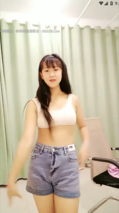 Screenshot 21 from Thủ Dâm Một Mình Châu Á — Em Gái Trung Quốc Nhỏ Nhắn Trên Ghế Sofa Da