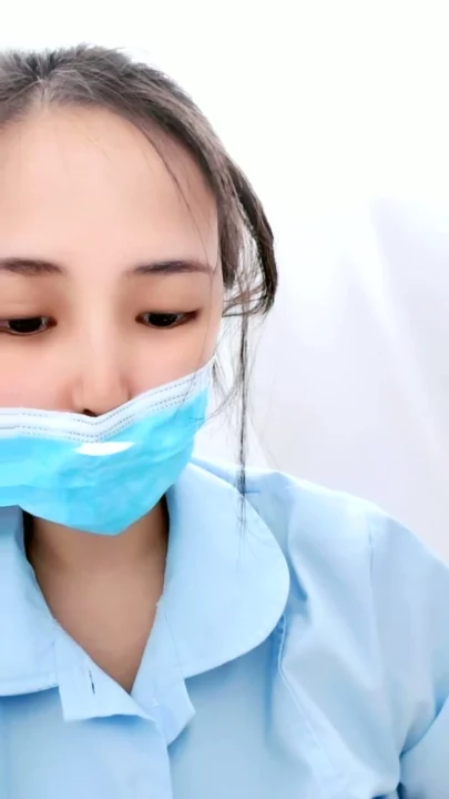 Screenshot 22 aus Asiatische Krankenschwester solo im Outfit — Unterwäsche und Verführung