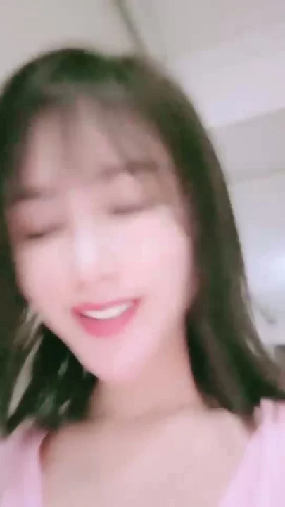 截图 3 来自 亚洲美女穿内衣自慰，用玩具猛操自己 —— 淑熙从办公室到浴室的诱惑