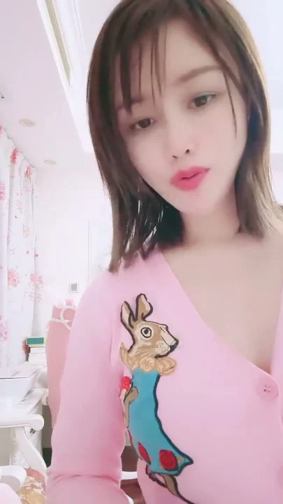 截图 5 来自 亚洲美女穿内衣自慰，用玩具猛操自己 —— 淑熙从办公室到浴室的诱惑