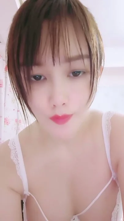 截图 1 来自 亚洲美女穿内衣自慰，用玩具猛操自己 —— 淑熙从办公室到浴室的诱惑