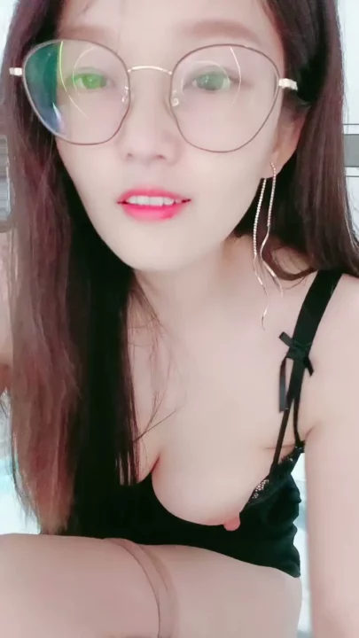 Screenshot 16 aus Asiatische Solo-Schlampe reibt ihre Muschi in Unterwäsche und Strümpfen — Ranran Amateur