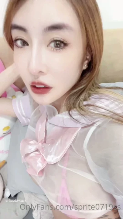 Screenshot 4 from Uniforme de Marinheiro em Renda — Pequena Asiática se Masturbando com Trajes Transparentes
