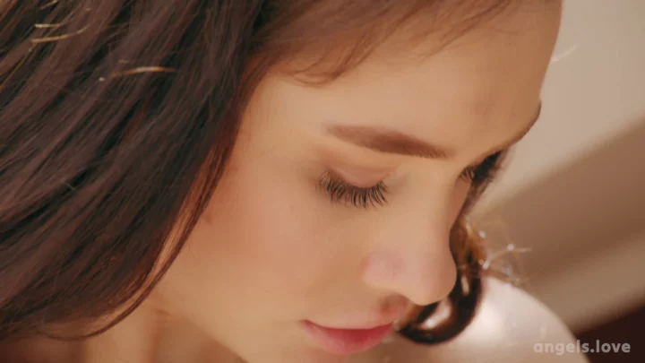 Screenshot 6 from 三人行 — 欧洲女同与口交第一视角