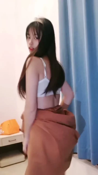 Screenshot 11 from Wenwen Japanese Amateur Solo — Cute Headbands and Face-Shown Masturbation