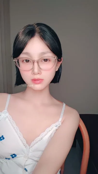 Screenshot 2 from Xiao Japanese Solo Masturbation — Gap Moe Glasses Tease in Lingerie