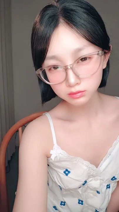 Screenshot 5 from Xiao Japanese Solo Masturbation — Gap Moe Glasses Tease in Lingerie