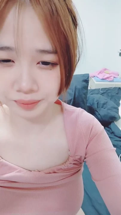 3번 스크린샷, Xinxin Japanese POV Uncensored — Petite Beauty with Purple Dildo in Lingerie에서 캡처됨