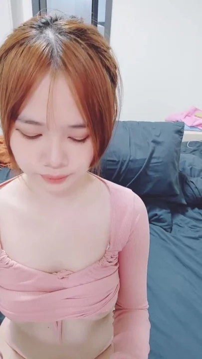 5번 스크린샷, Xinxin Japanese POV Uncensored — Petite Beauty with Purple Dildo in Lingerie에서 캡처됨