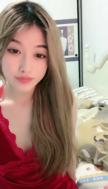 Video abspielen: Xixi Japanische Solo-Masturbation — Rote Unterwäsche im Hotelzimmer
