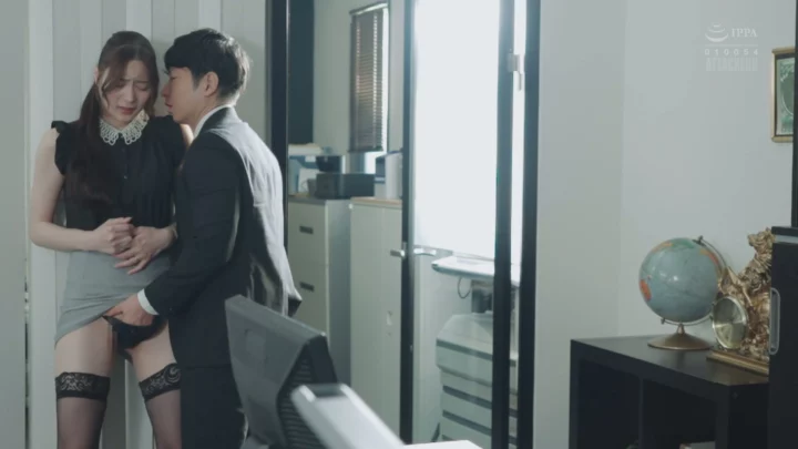Screenshot 10 from Yaoyao Japanese POV Creampie — Secretary in Lingerie Gets Fucked Hard After Work