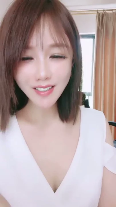 Screenshot 27 from Yiyi Japanese POV Masturbation — Big-Tits Lingerie Outdoor Selfie
