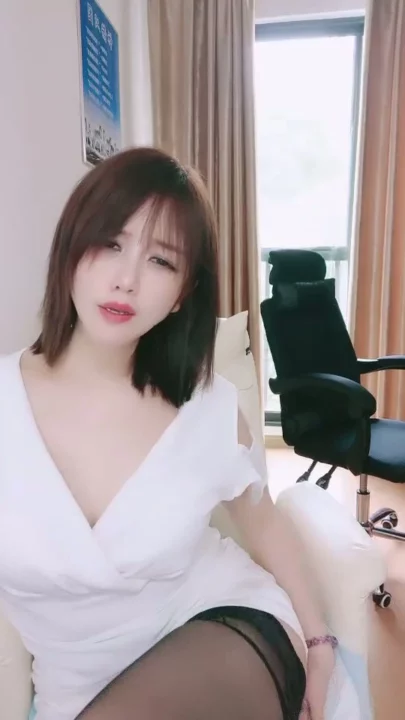 Screenshot 31 from Yiyi Japanese POV Masturbation — Big-Tits Lingerie Outdoor Selfie
