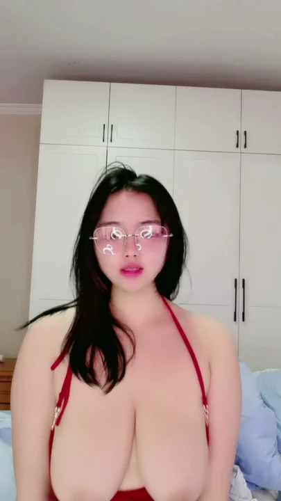 Screenshot 16 from Yueyue Solo Lingerie Masturbation — Big Tits and Fishnet Stockings Showcase