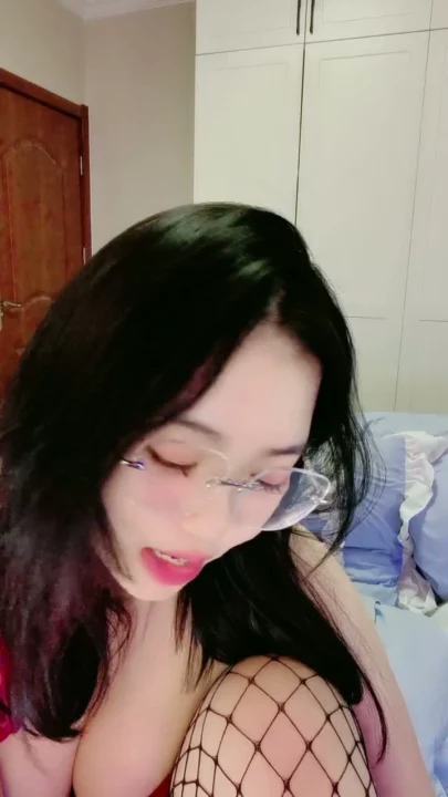 Screenshot 4 from Yueyue Solo Lingerie Masturbation — Big Tits and Fishnet Stockings Showcase