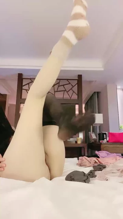 スクリーンショット 6 から Yuxin Japanese POV Uncensored — Big-Tits Bathroom Lingerie Creampie
