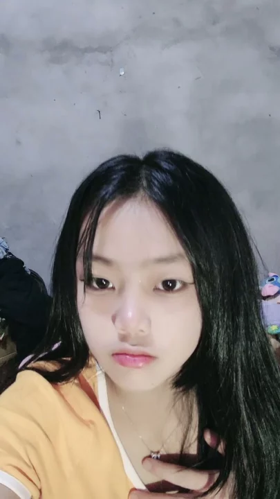 Screenshot 6 from Yuyu Chinese Livestream Nghiệp Dư Quay Từ Góc Nhìn Người Thứ Nhất — Em Gái Nhỏ Nhắn Khoe Mặt Tự Sướng Một Mình Với Đồ Chơi
