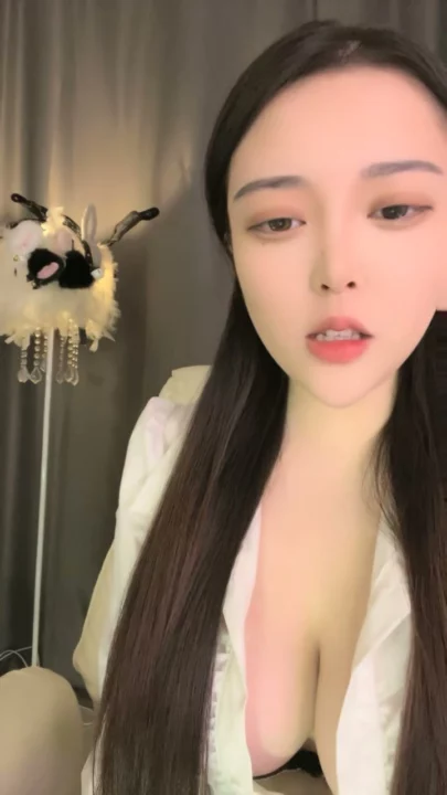 Screenshot 2 from Yuyu Chinese POV Uncensored — Leopard Lingerie and Dildo Play in Hotel
