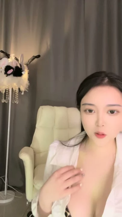 Screenshot 3 from Yuyu Chinese POV Uncensored — Leopard Lingerie and Dildo Play in Hotel