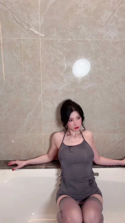 Screenshot 3 from Zhou Yuxi Amateur Bathroom Solo — Lingerie and Stockings Striptease [Private Leak]